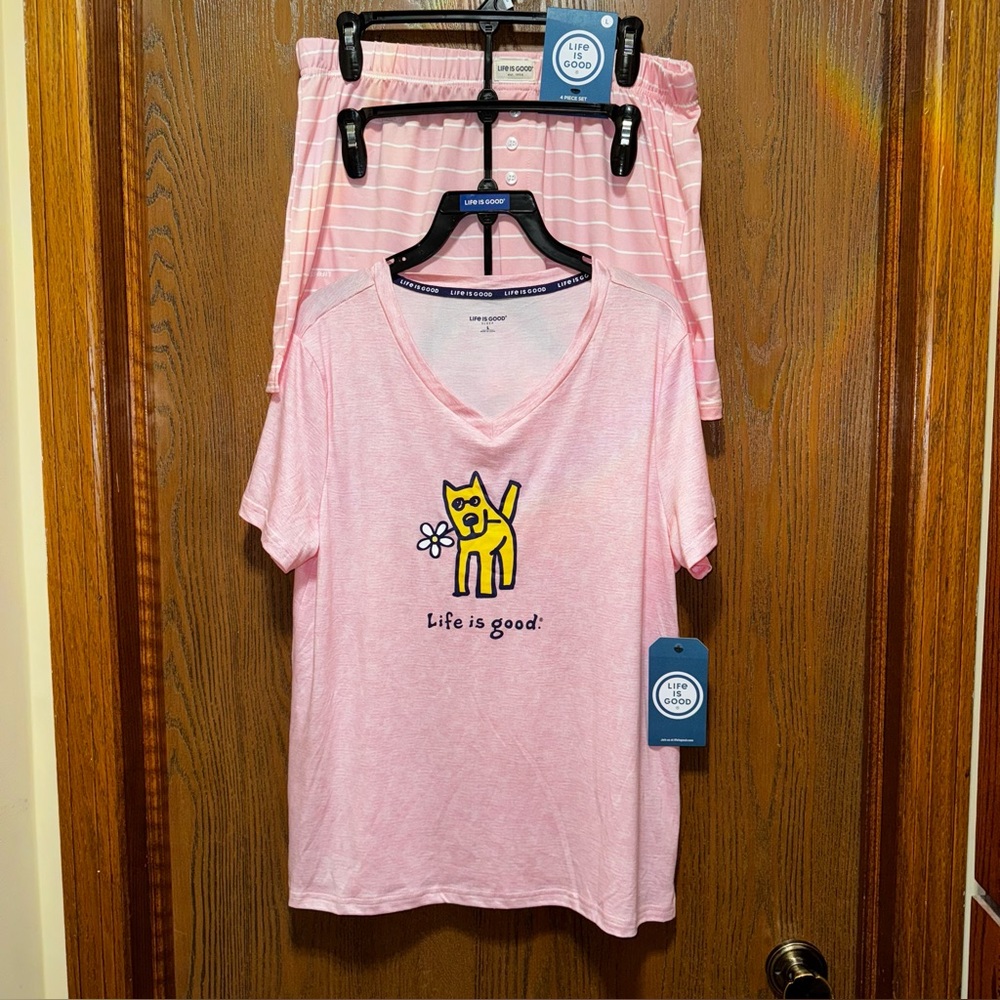 NWT Life Is Good L pajamas Rocket Dog holding Daisy Soft Pink Top & Shorts